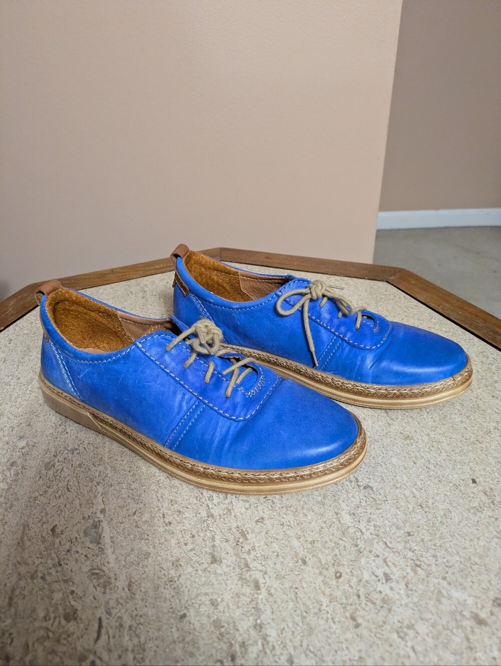 V Italia Lace Up Leather Shoes Beautiful Condition & Durable.